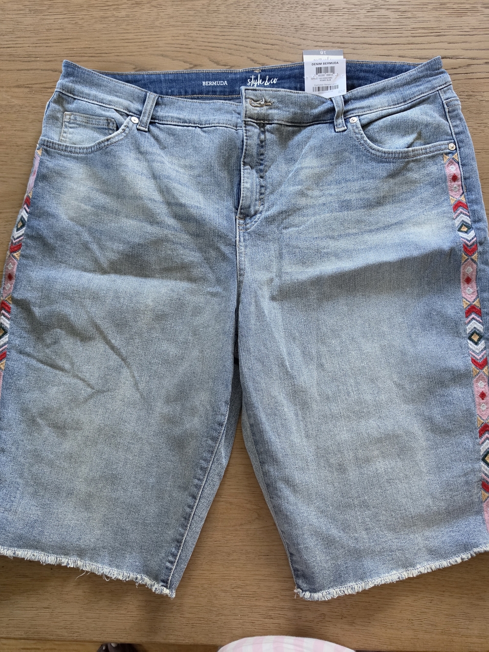 Bermuda Shorts With Deco Sides